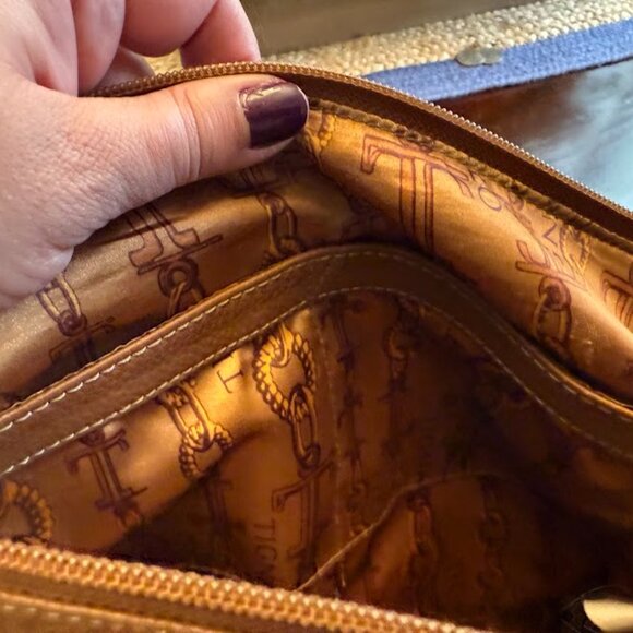 Tiganaello Pebble Leather bag with adjustable strap shoulder or crossbody Cognac - Picture 12 of 16